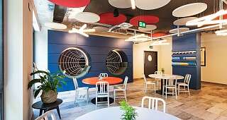 51293255436 2c28b286ef o