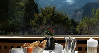 Beausite_Park_Hotel_Food_Breakfast_Mountain_View_Portrait_7000pxl