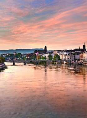 L&#039;humeur du matin sur le Rhin à Bâle