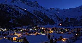 Saas Fee Dorf bei Nacht