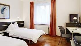 Hotel du Commerce Basel Twin Zweibett Zimmer