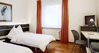 Hotel du Commerce Basel Twin Zweibett Zimmer