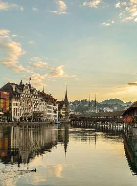 Slide 18+19 Swiss urban hotels